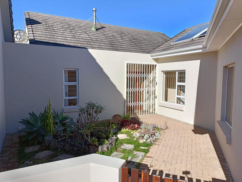 2 Bedroom Property for Sale in Groenkloof Retirement Village Western Cape